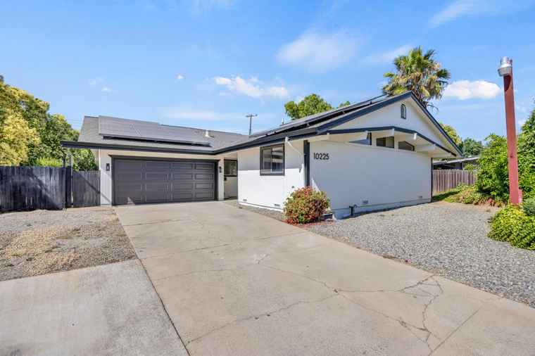 Photo of 10225 Los Palos Dr Rancho Cordova, CA 95670