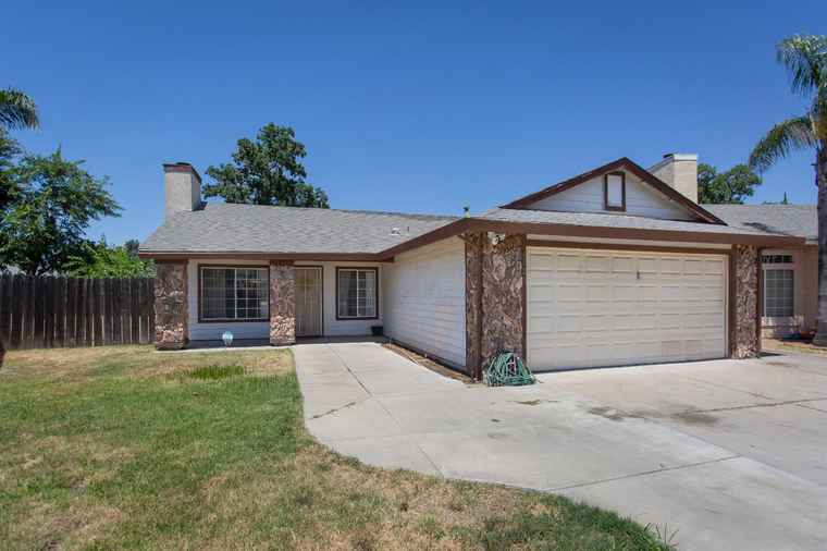 Photo of 1121 Standish Ct Modesto, CA 95358
