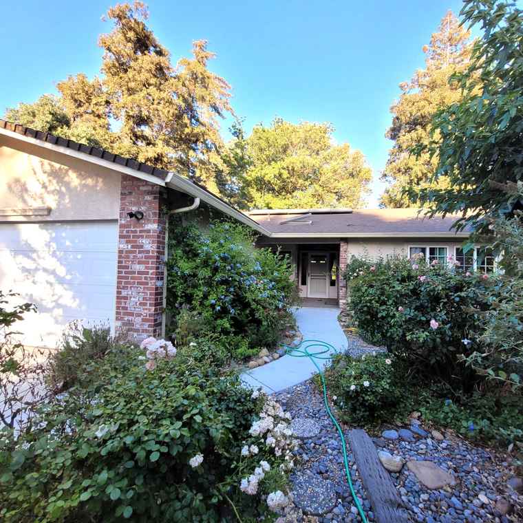 Photo of 3010 Oregon Ct Stockton, CA 95204
