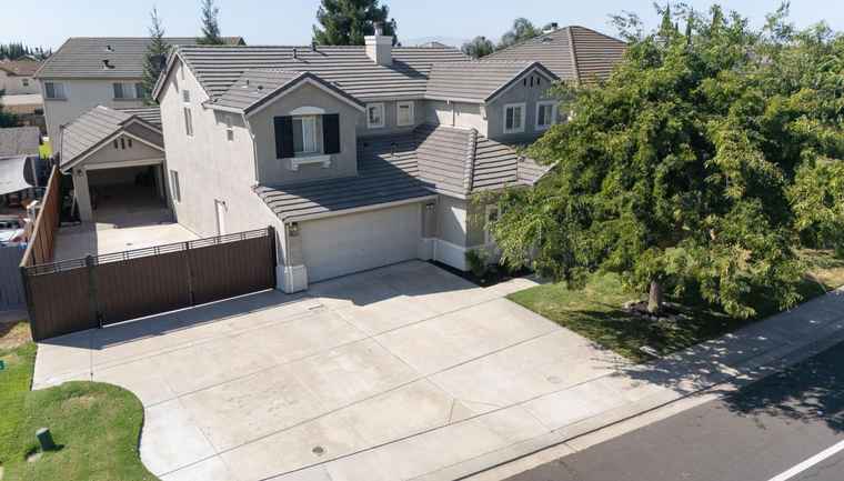 Photo of 864 N Heartland Dr Manteca, CA 95337