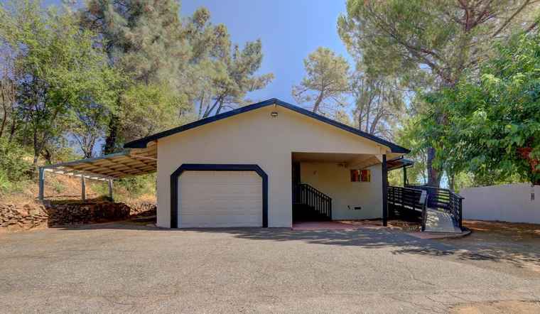 Photo of 155 Live Oak St Auburn, CA 95603