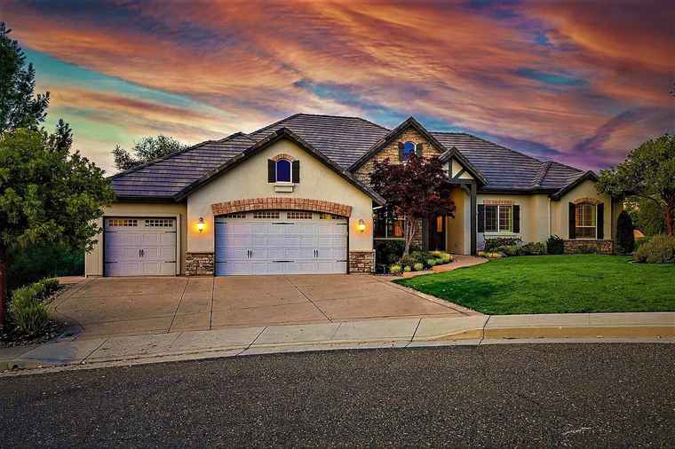 Photo of 955 Machty Ct Auburn, CA 95603