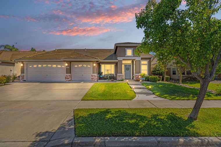 Photo of 3383 Haiti Rd West Sacramento, CA 95691