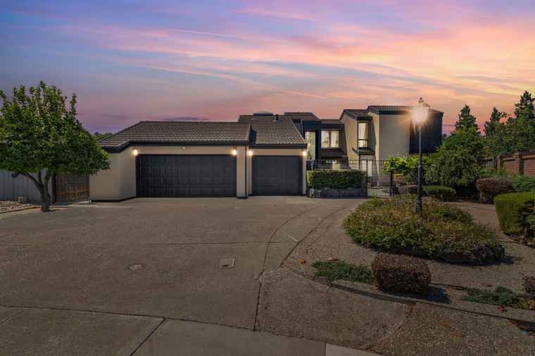 Photo of 4456 Mallard Creek Cir Stockton, CA 95207