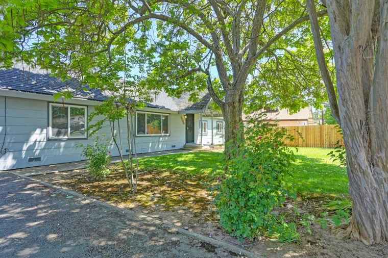 Photo of 5949 Stanley Ave Carmichael, CA 95608