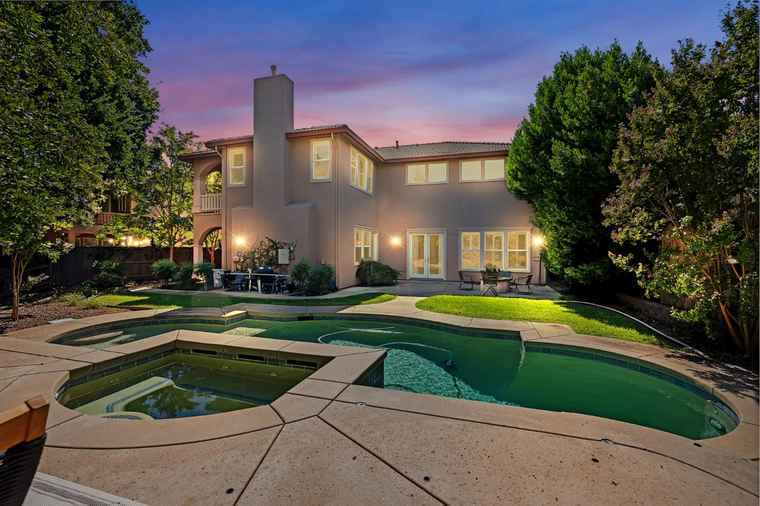 Photo of 4937 Village Green Dr El Dorado Hills, CA 95762