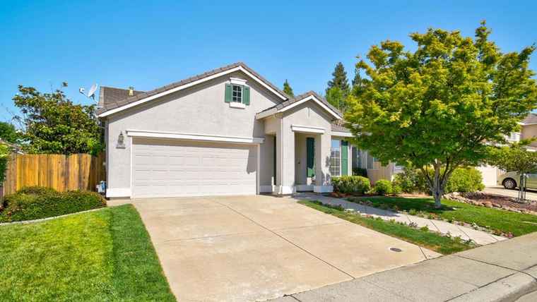 Photo of 6232 Hummingbird Ln Rocklin, CA 95765