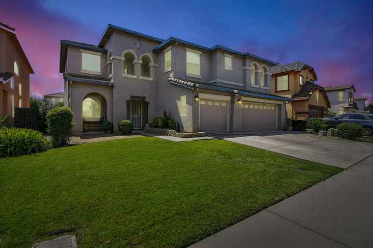 Photo of 9452 Lyndley Plaza Way Elk Grove, CA 95624