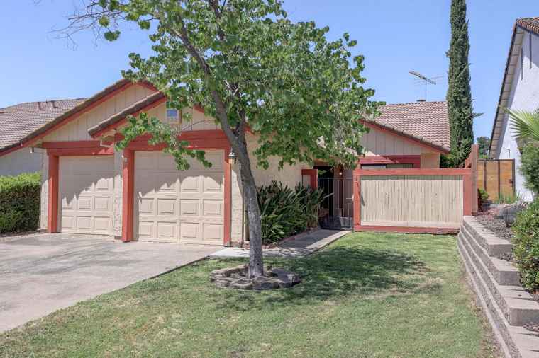 Photo of 8077 Forest Glen Way Citrus Heights, CA 95610