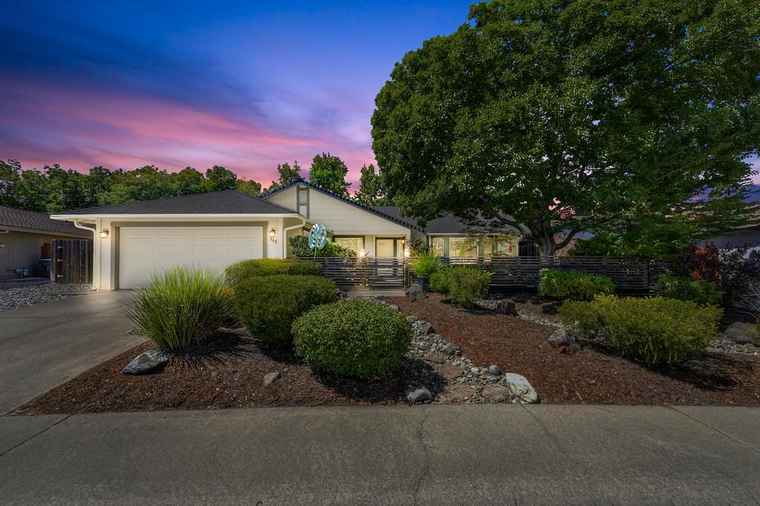 Photo of 115 Rawlings Ct Folsom, CA 95630