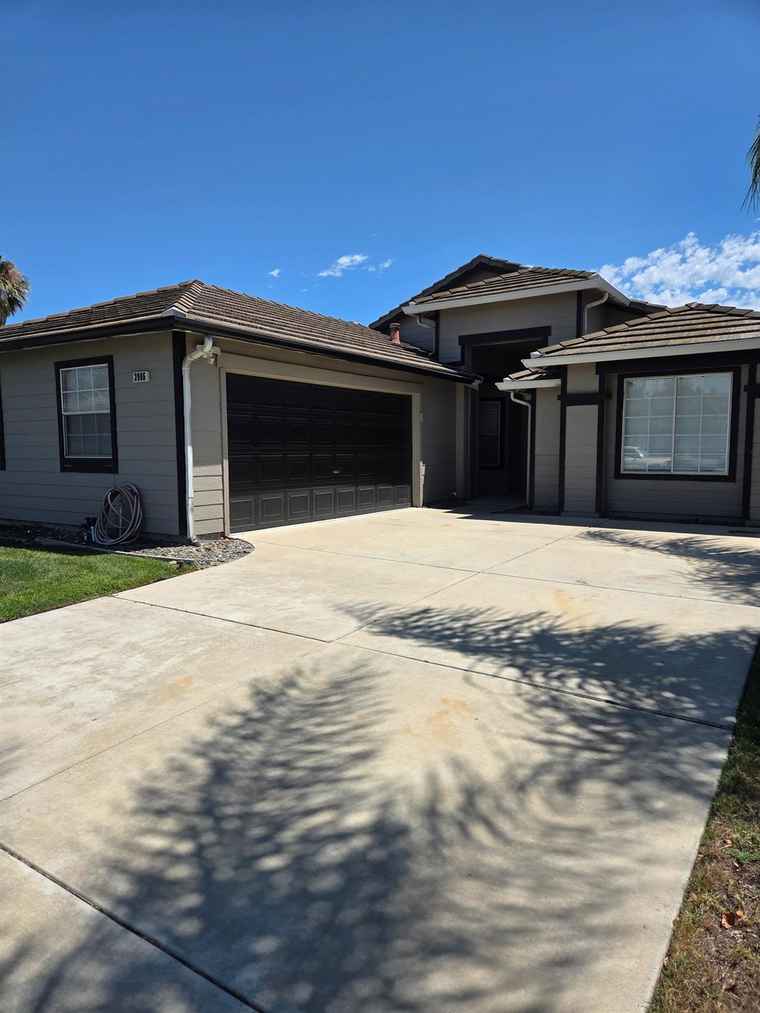 Photo of 3906 Harvest Cir Oakley, CA 94561