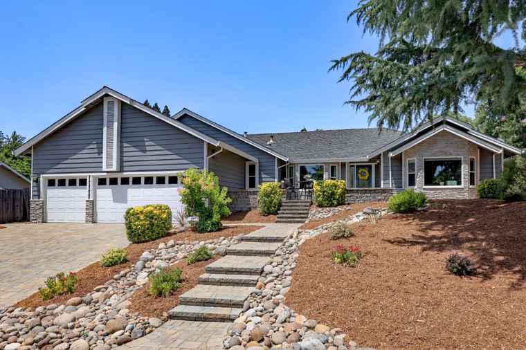 Photo of 338 Crow Canyon Dr Folsom, CA 95630