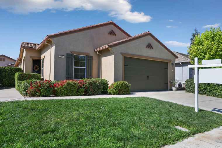 Photo of 1266 Shady Pnes Manteca, CA 95336