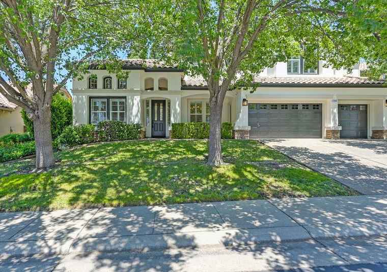 Photo of 2069 Tarbolton Cir Folsom, CA 95630
