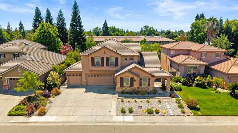 Photo of 3713 Gibbons Pkwy Carmichael, CA 95608