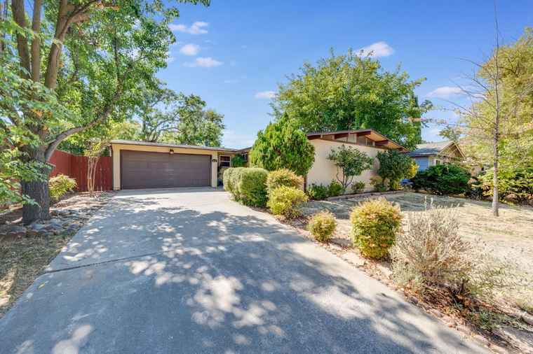Photo of 2540 El Segundo Dr Rancho Cordova, CA 95670
