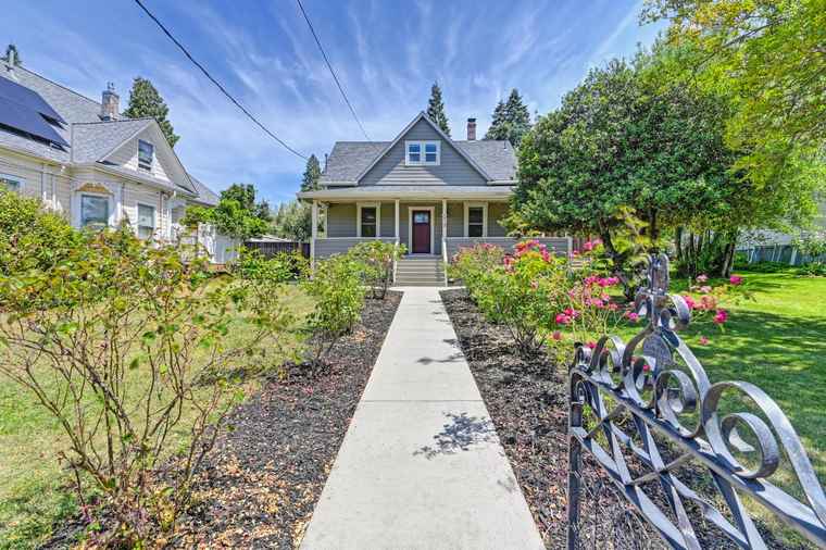 Photo of 319 Pleasant St Grass Valley, CA 95945
