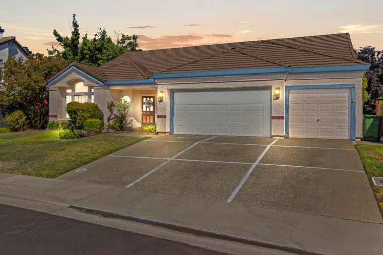 Photo of 7905 Baldur Ct Elk Grove, CA 95758