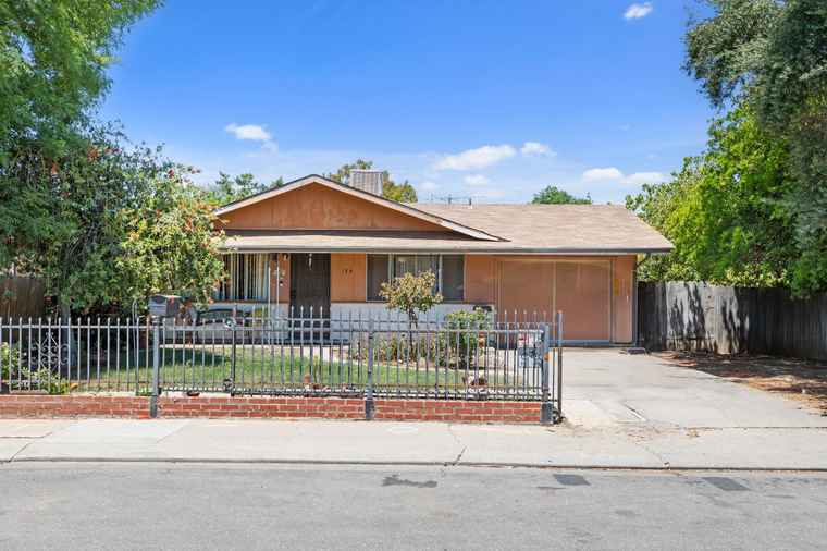 Photo of 123 Washburn St Patterson, CA 95363