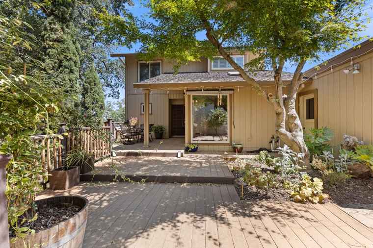 Photo of 8807 Bluff Ln Fair Oaks, CA 95628