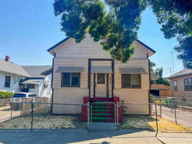 Photo of 928 S San Joaquin St Stockton, CA 95206
