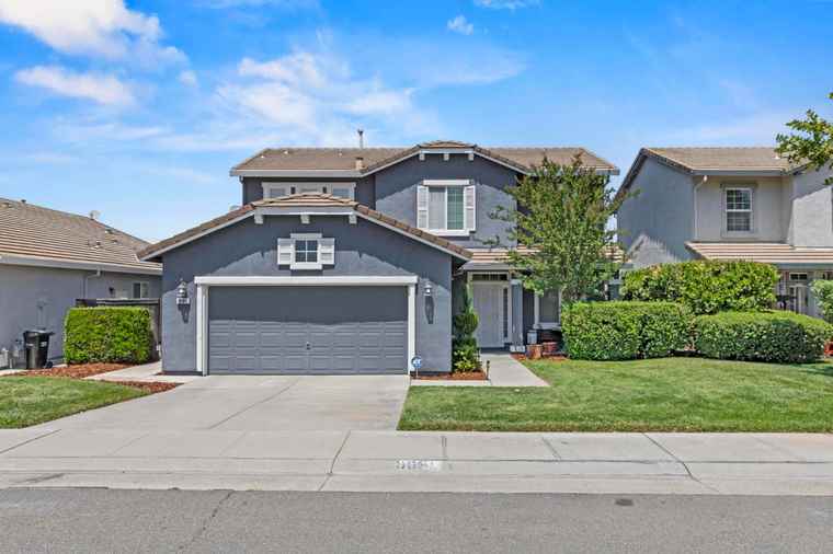 Photo of 8681 Fobes Dr Antelope, CA 95843