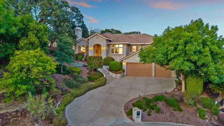 Photo of 1324 Montridge Ct El Dorado Hills, CA 95762