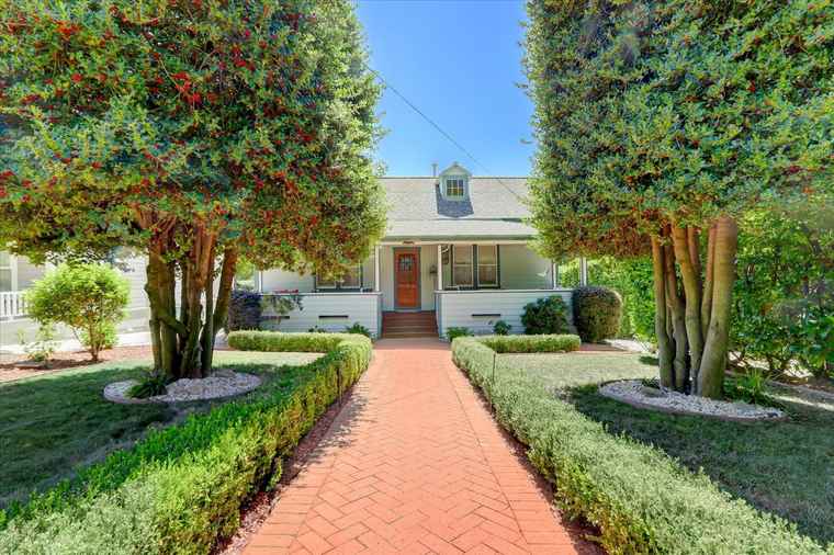 Photo of 236 Bennett St Grass Valley, CA 95945