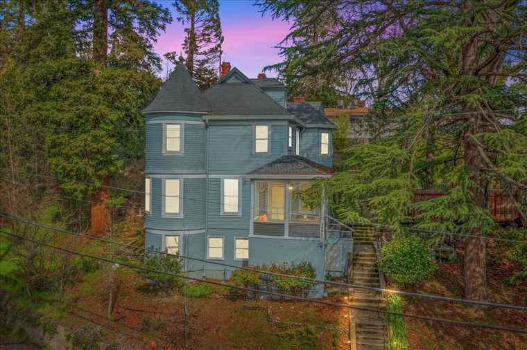 Photo of 2985 Clay St Placerville, CA 95667