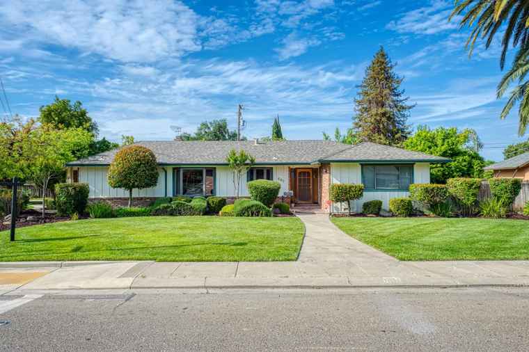 Photo of 881 Sperry Ave Patterson, CA 95363