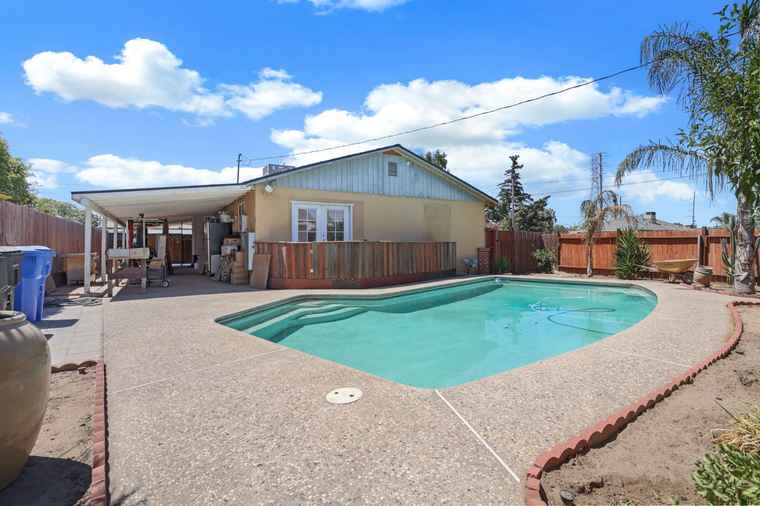 Photo of 150 N Veach Manteca, CA 95337