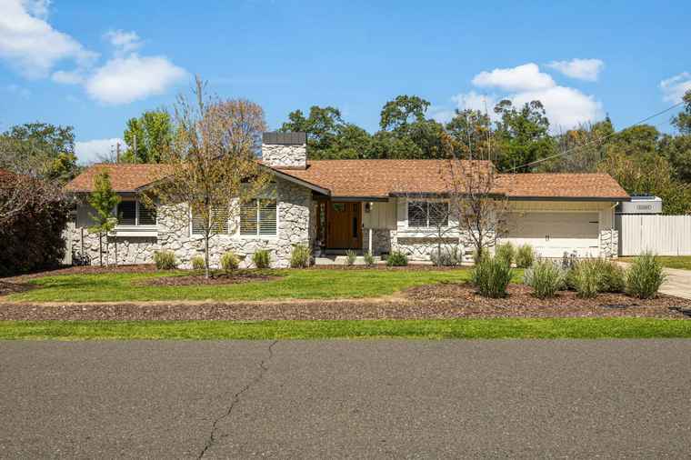 Photo of 9845 Valley Pines Dr Folsom, CA 95630