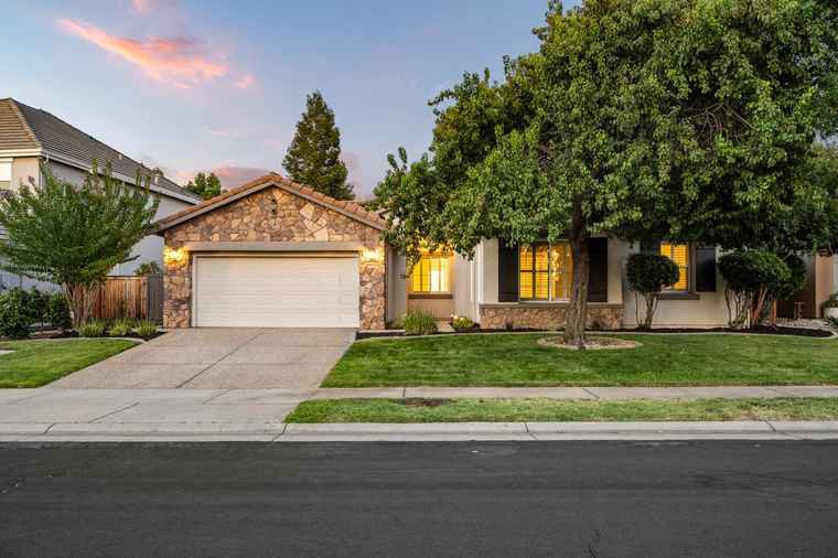 Photo of 6676 Rose Bridge Dr Roseville, CA 95678