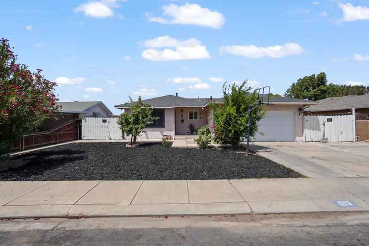 Photo of 1213 David Ct Modesto, CA 95350