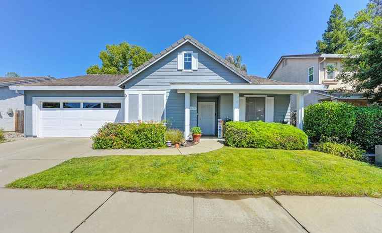 Photo of 875 Fifteen Mile Dr Roseville, CA 95678