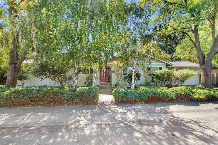 Photo of 1006 Fordham Dr Davis, CA 95616