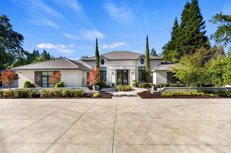Photo of 6231 Mahala Dr Carmichael, CA 95608