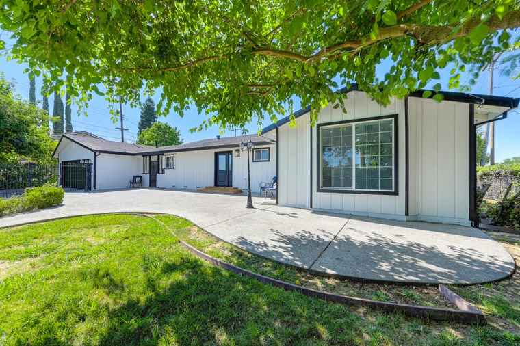 Photo of 4700 Cottage Way Carmichael, CA 95608