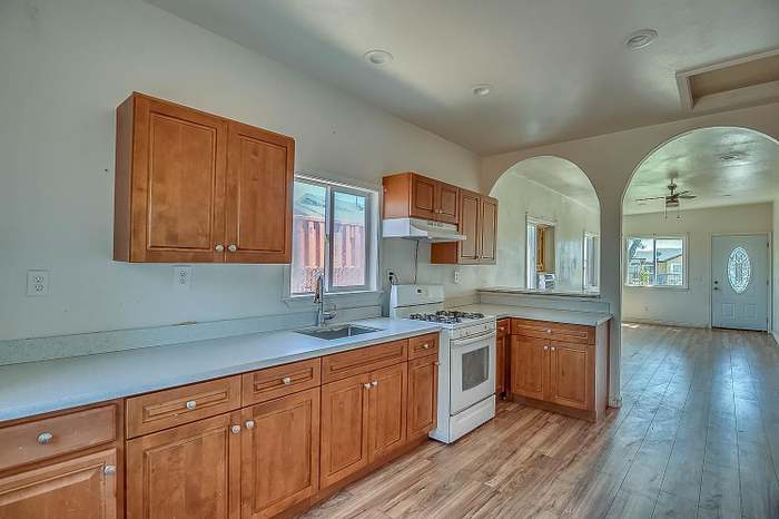 129 W 10th St Stockton Ca 95206 Mls 19062543 Redfin