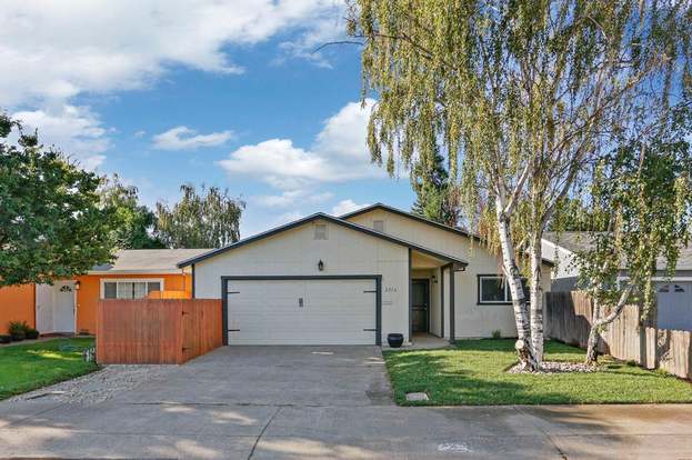 2216 Newbury Cir Lodi Ca 95240 Mls 19065149 Redfin