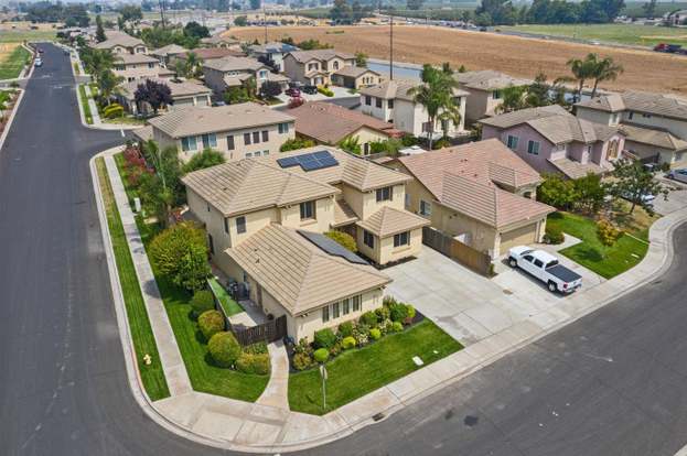 5048 Riverbed Ct Riverbank Ca 95367 Mls 221093566 Redfin 5048 Riverbed Ct Riverbank Ca 95367, Round Table Riverbank Ca