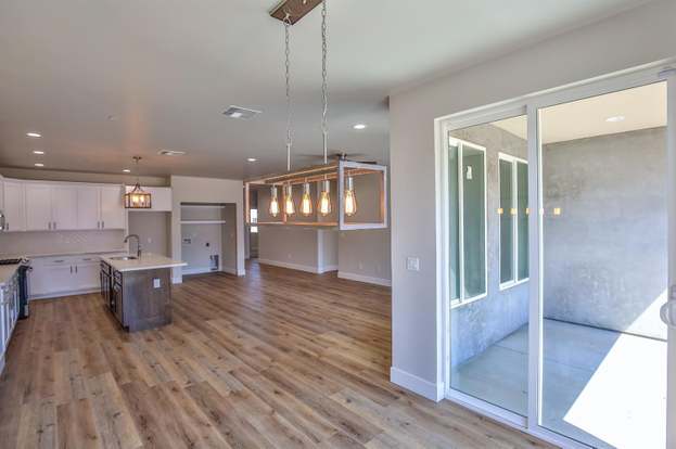 9657 Webb St Elk Grove Ca 95624 Mls 221070659 Redfin 9657 Webb St Elk Grove Ca 95624 Mls, Floor To Ceiling Kitchen Bath Flooring Elk Grove Ca