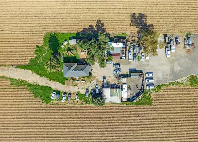 Property at 11580 Monterey Rd, Gilroy, CA 95020, 3 beds, 1 bath