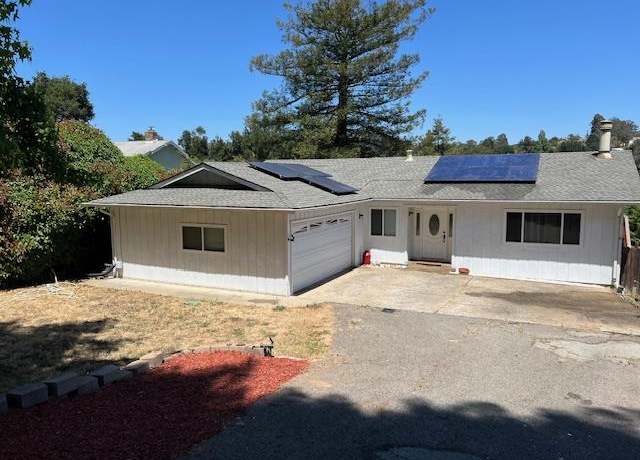 Property at 9769 Borromeo Dr, Salinas, CA 93907, 3 beds, 2 baths