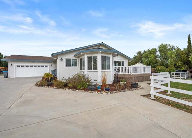 Property at 1655 Santa Ana Rd, Hollister, CA 95023, 3 beds, 2.5 baths