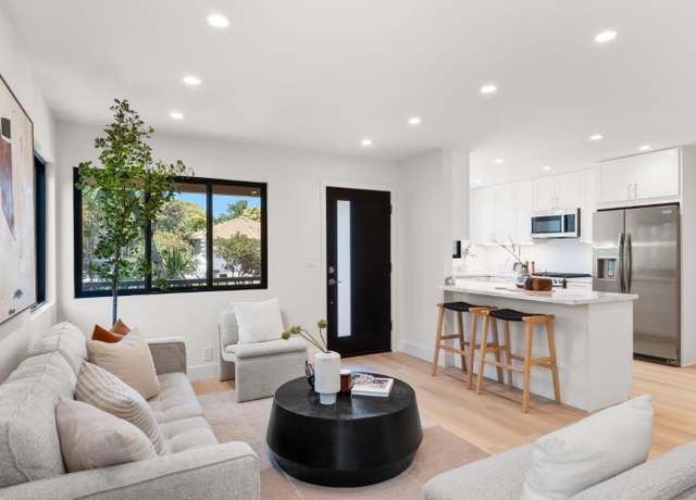 Property at 120 Abelia Way, East Palo Alto, CA 94303, 3 beds, 2 baths