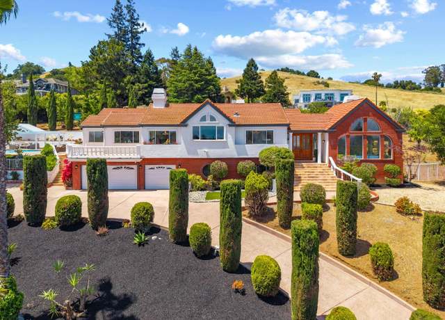Property at 12479 Crayside Ln, Saratoga, CA 95070, 5 beds, 3.5 baths