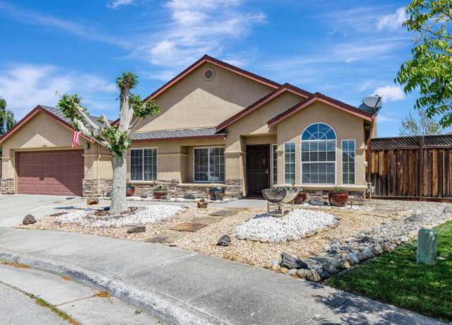 Property at 161 Amber Ct, Hollister, CA 95023, 3 beds, 2 baths