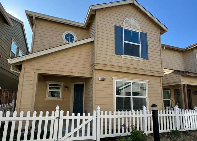 Property at 19830 Gabilan View Dr, Salinas, CA 93906, 3 beds, 2.5 baths