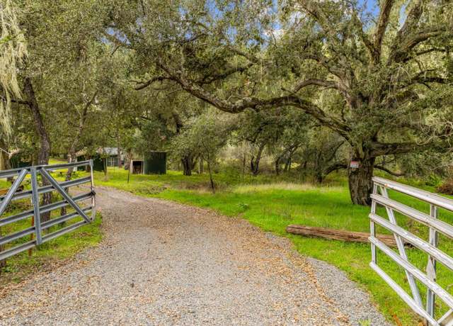 Property at 28750 Underwood Rd, Salinas, CA 93908, 2 baths